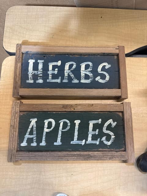 PAIR Apple & Herbs Signs