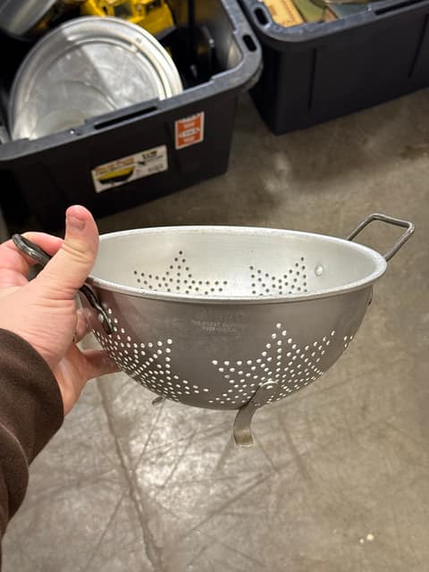 Mirro VTG Alumimum Colander