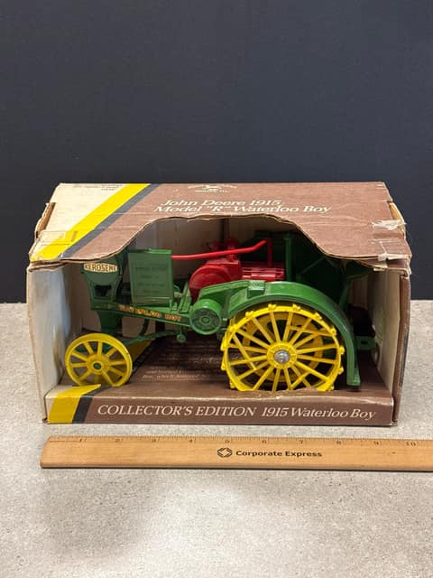 John Deere Die Cast Metal Tractor