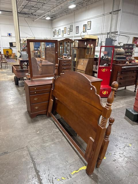 Queen 4 PC Bedroom Set