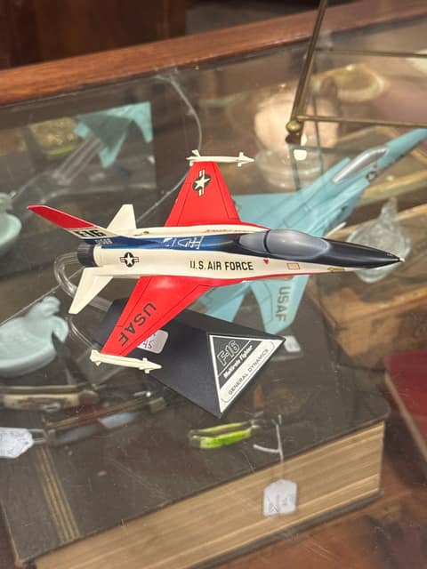 F16 Fighter w/ Stand