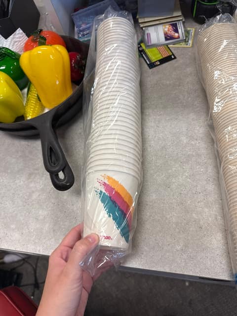 Vtg To Go Cups