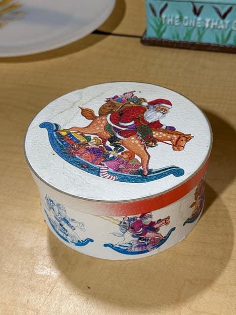 Christmas Nesting Box