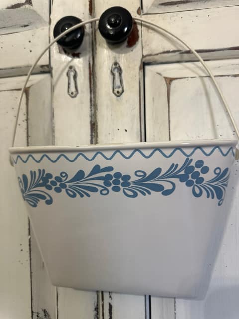 Porcelain Hanging Basket