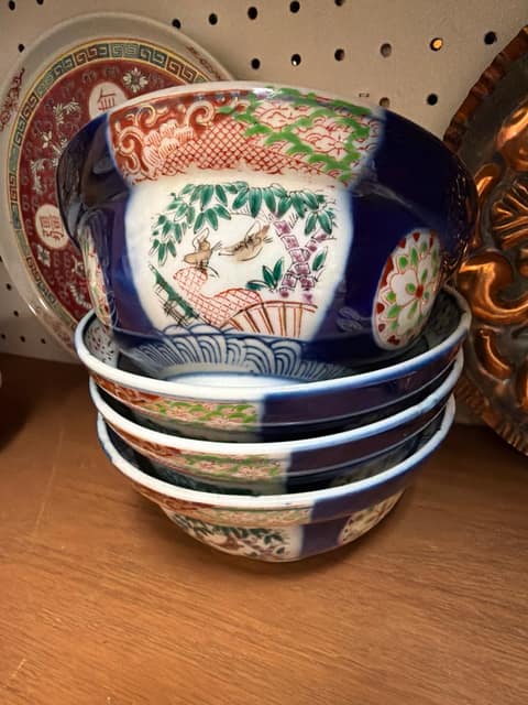 4 large Chinese bowls