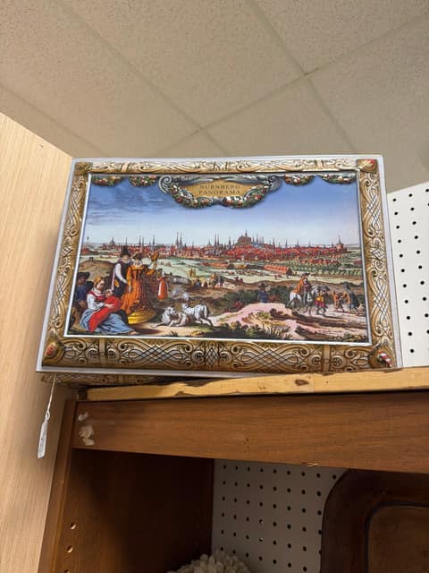 Large biscuit Tin