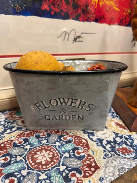Flower tin