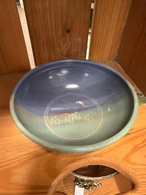 Art pottery bowl